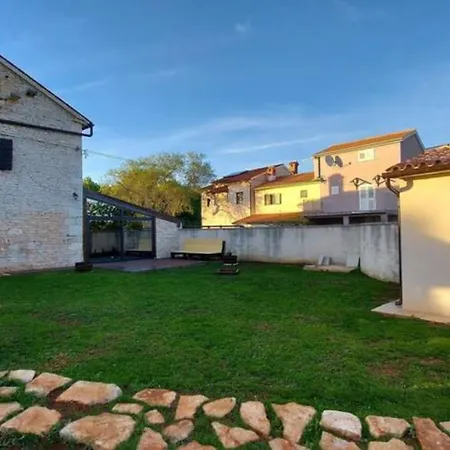 Kuca Capadinka - Experience Life Of Locals Holiday home