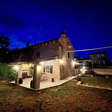 Holiday home Kuca Capadinka - Experience Life Of Locals *